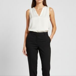 Banana Republic Factory Ivory V-Neck Tank Top - Large